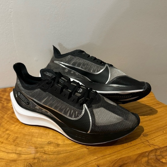 Nike Zoom Gravity Running Shoes Woman Lady Size 9.5 New Without Tags Jogging - Picture 8 of 11